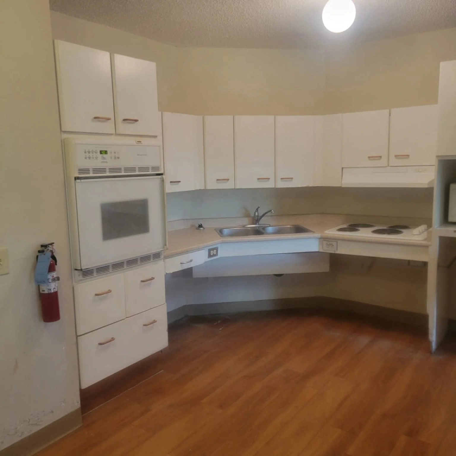 Kitchen before renovation